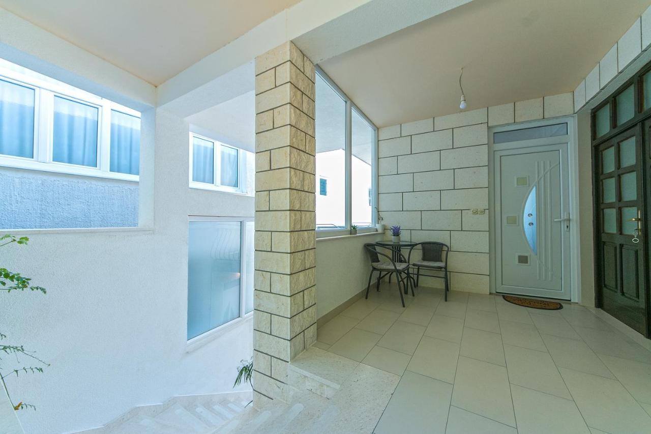 Apartments With A Parking Space Brela, Makarska - 16603 Esterno foto