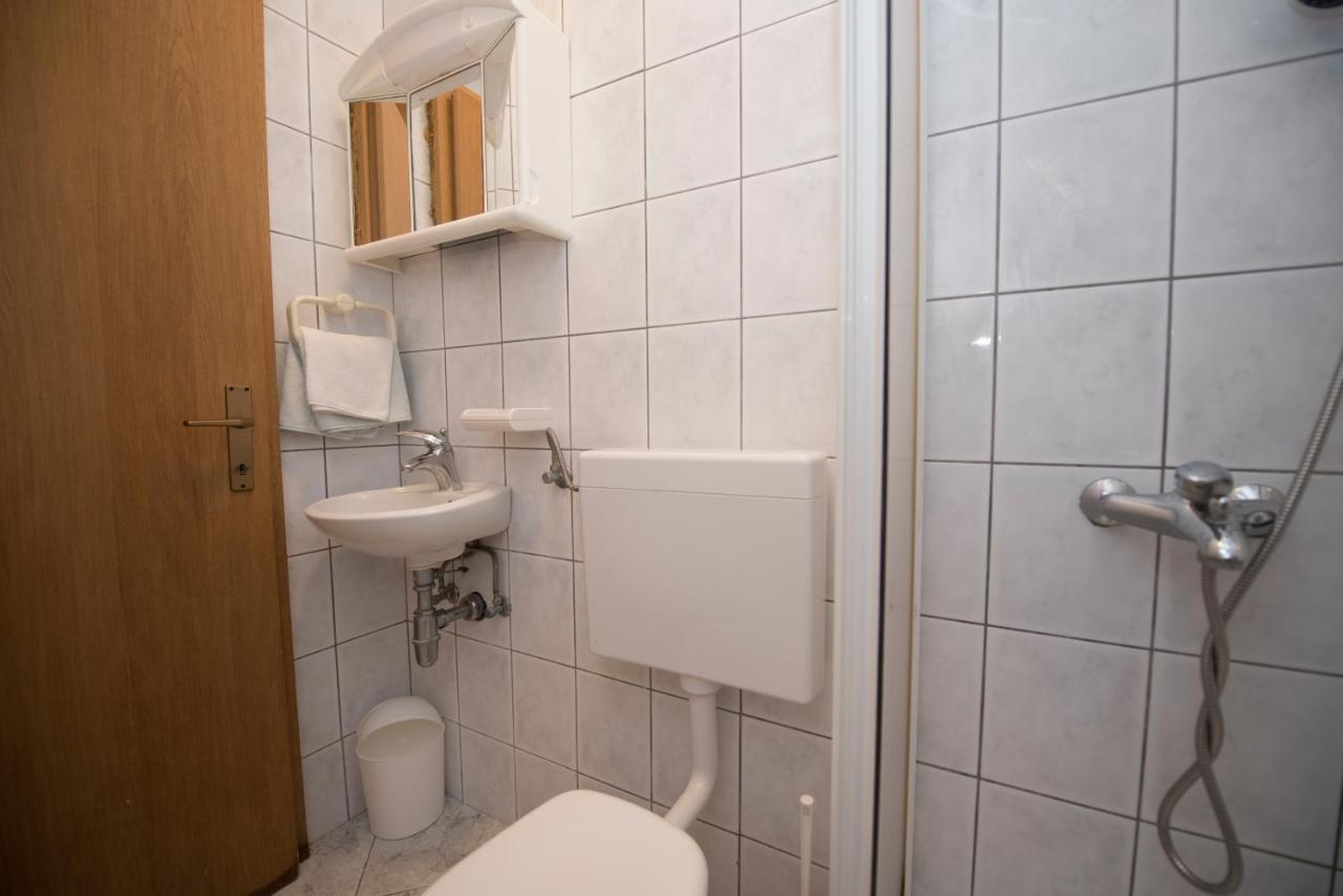 Apartments With A Parking Space Brela, Makarska - 16603 Esterno foto